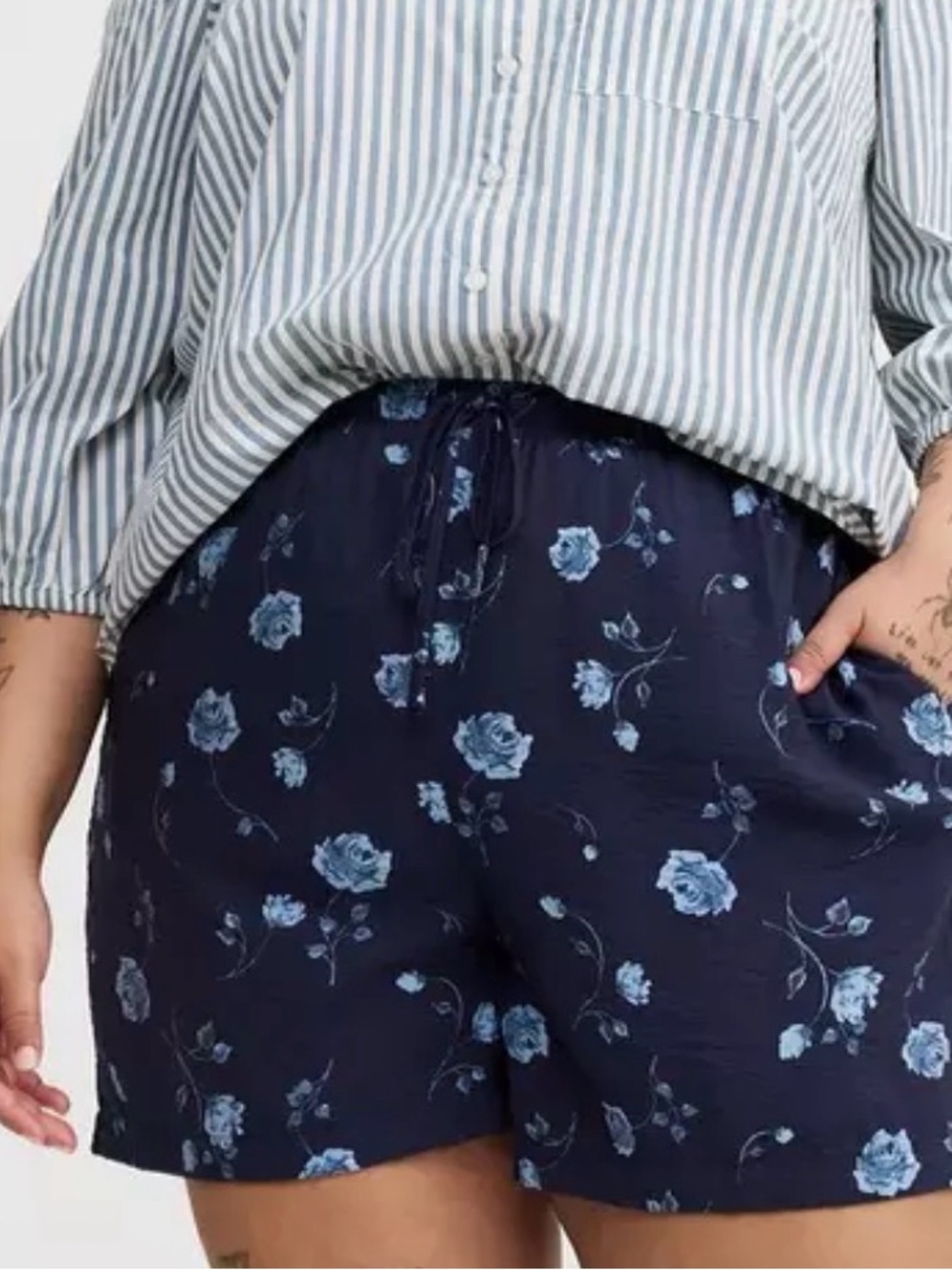Torrid Tossed Roses Floral Peacoat Pull-on Drawstring Shorts